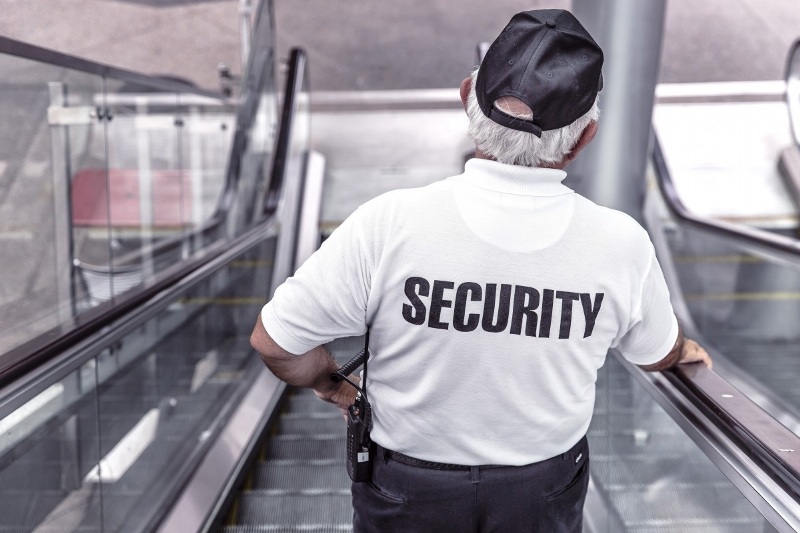 how to evaluate hiring security services